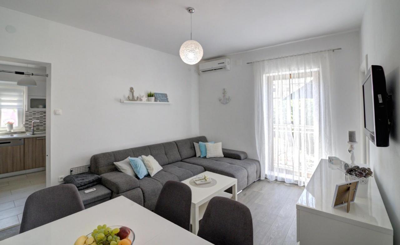 Apartman Luka สเวติยูไร ภายนอก รูปภาพ